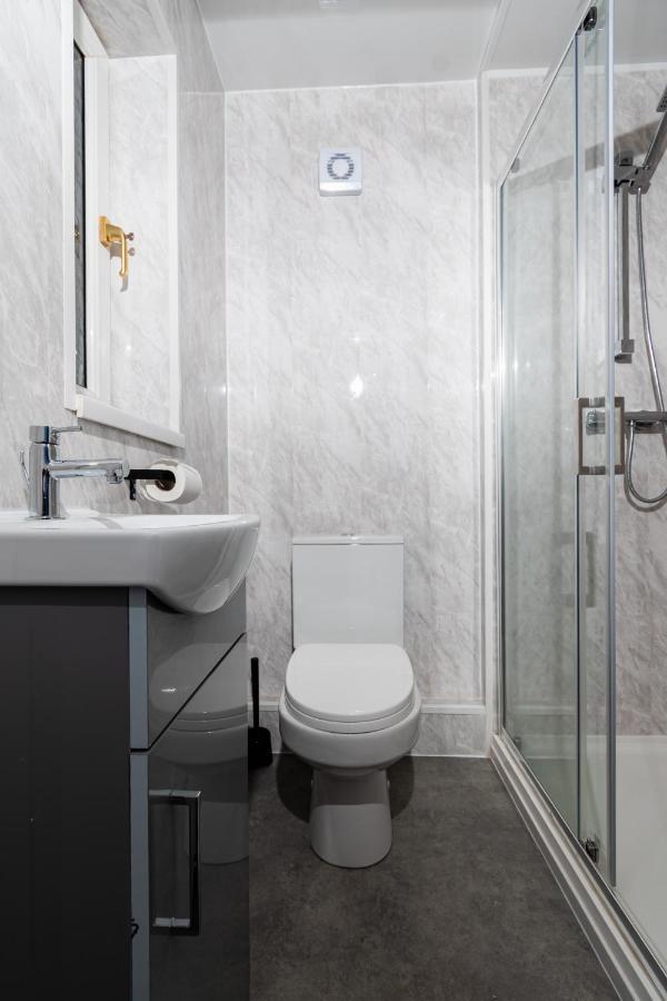 Greenbourne - 4 Bedrooms Sleeps 8 Free Parking Gateshead Extérieur photo