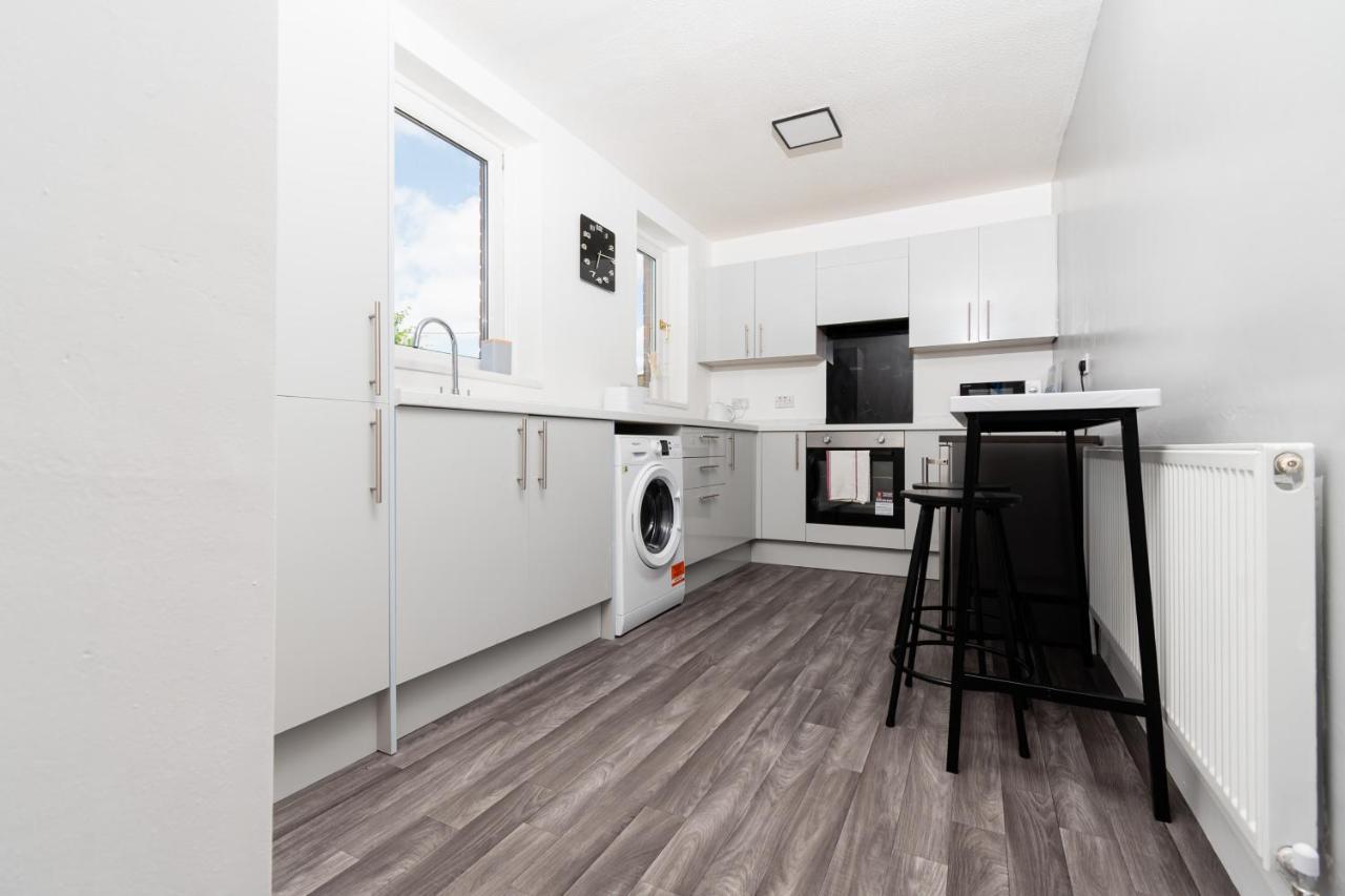 Greenbourne - 4 Bedrooms Sleeps 8 Free Parking Gateshead Extérieur photo