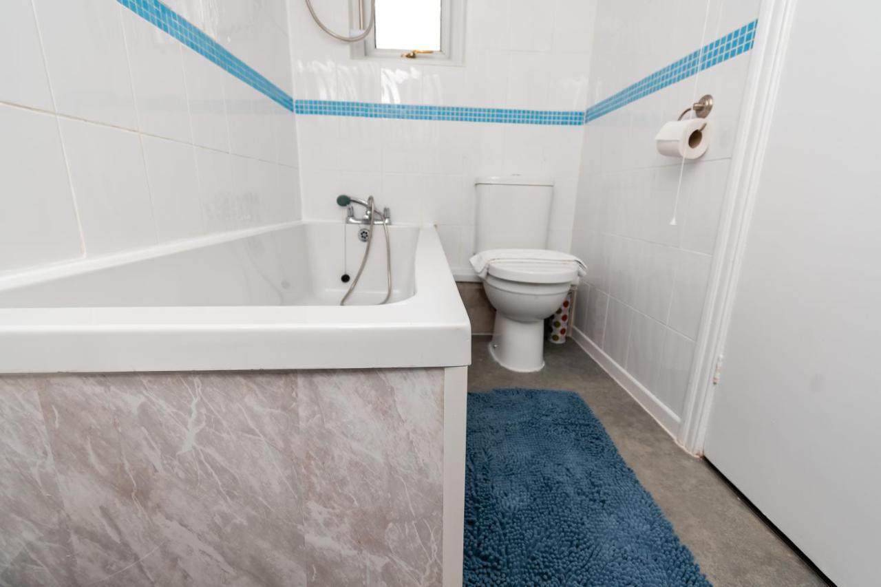 Greenbourne - 4 Bedrooms Sleeps 8 Free Parking Gateshead Extérieur photo