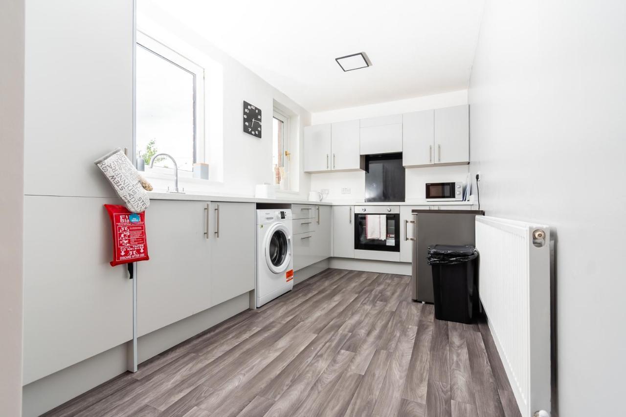Greenbourne - 4 Bedrooms Sleeps 8 Free Parking Gateshead Extérieur photo