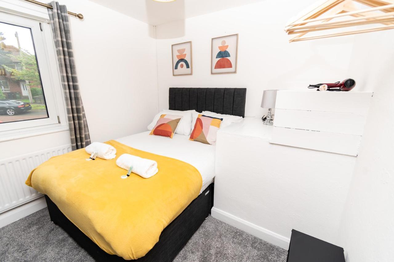 Greenbourne - 4 Bedrooms Sleeps 8 Free Parking Gateshead Extérieur photo