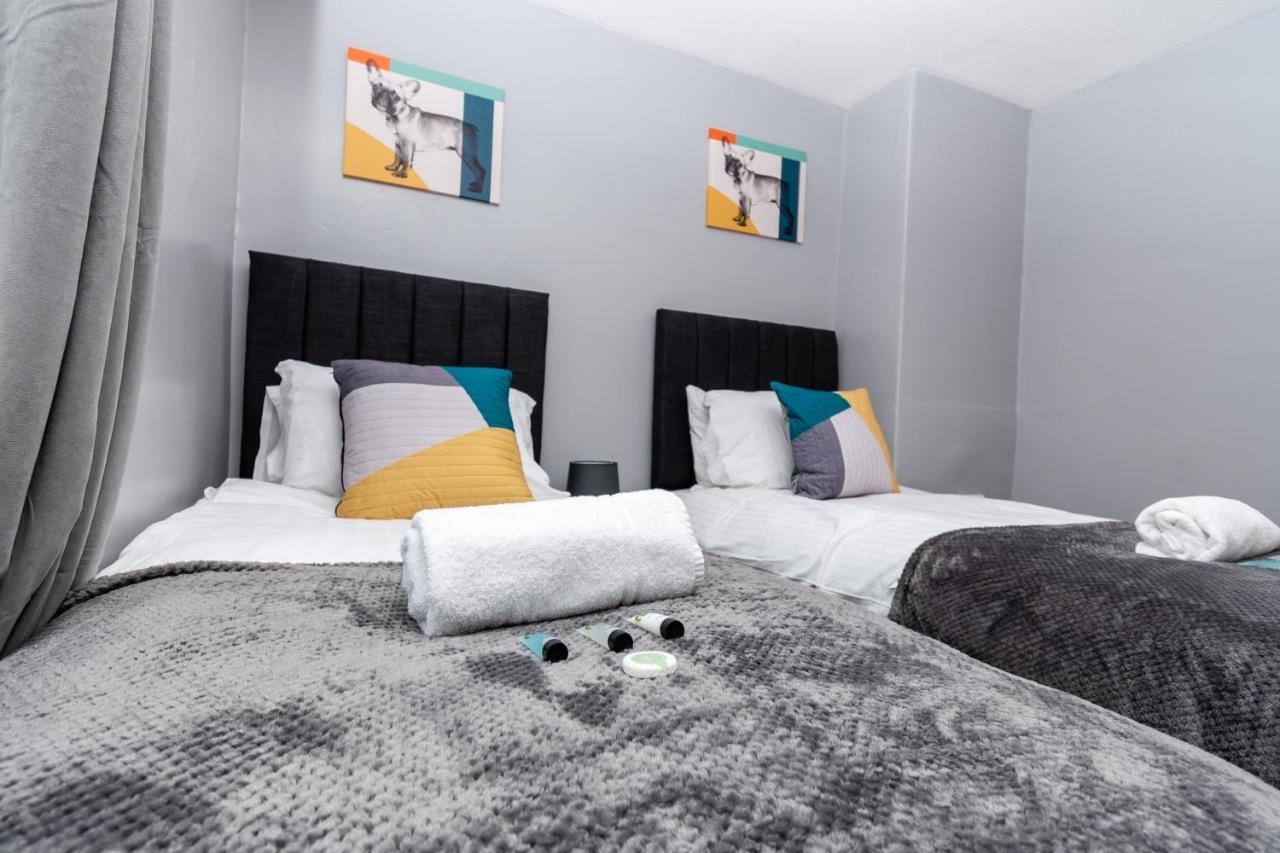 Greenbourne - 4 Bedrooms Sleeps 8 Free Parking Gateshead Extérieur photo