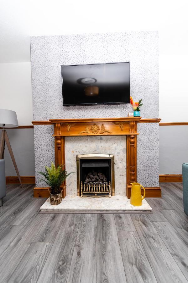 Greenbourne - 4 Bedrooms Sleeps 8 Free Parking Gateshead Extérieur photo